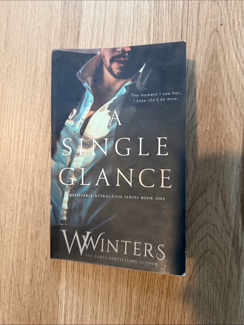 A Single Glance by W. Winters - Black Paperback